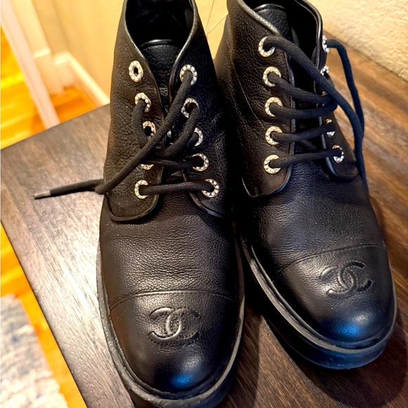 Chanel 40b leather boots - Picture 1 of 11